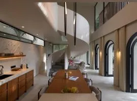 Lyvin Bingin Villas