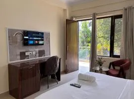 Fortune Home Service Apartment 3BHK, E-46,Sector 72, Noida
