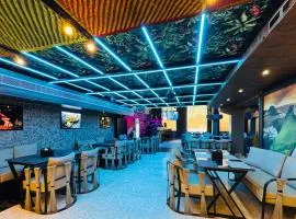 Arya Sheraton