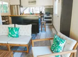 Jungle Oasis - Private with WiFi, AC, Big Garden