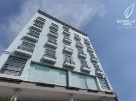 Grand Life Hotel Pantai Losari Makassar