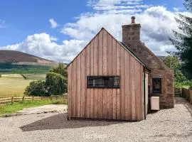 Craighead Cottage, Aberlour along Speyside Whisky Trail