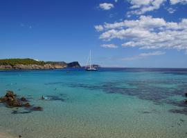 Camping Cala Nova, kempingas mieste Es Canar