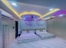 Radhika Cozy Studio Apartment Kitchen 2 Double Beds