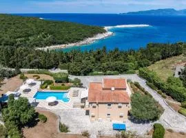 Villa Emelisse by Villa Plus