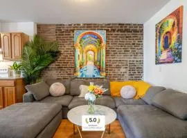 Prime Location Gorgeous 4BR Downtown MTL
