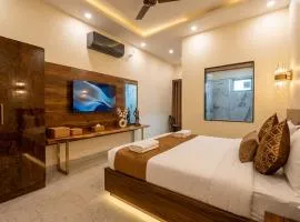 Hotel Relax Inn Near By--The Ganges At Triveni Ghat