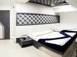 Hotel Fantacee, hotelli kohteessa Navi Mumbai