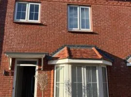 Peaceful New House in Bicester Village
