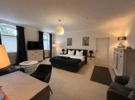 Apartmenthaus am See - Business Apartment - Nähe Motorsport Arena