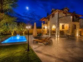 MANGO & PAPAYA - Country Luxury Living - Private Pool & Olive Grove - Dog Friendly & Remote Work Friendly