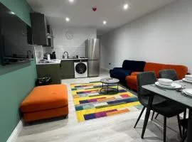 Essence Penthouse by SJP - One Bedroom - Central Kettering - Free Parking
