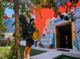 Valle verde, Hostel & camping