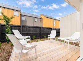 Modern Two Storey Stay with Private Patio