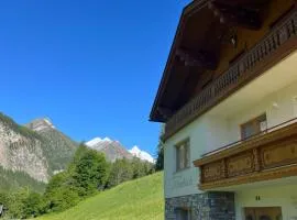 Ferienhaus Alpenblick, ganzes Ferienhaus, 5 Zi, 4 Bäder, gratis Parkplatz, Sonnenterrasse