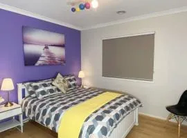 Designer Decor Home with 8Beds at Williams Landing