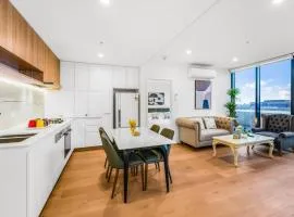 StayAU Spacious 2BR Stunning Sunset Views