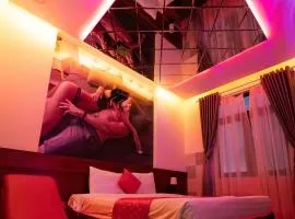 Đào Hoa Mộng Couple Hotel - Central & City View