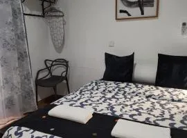 CH Catrachos Rooms