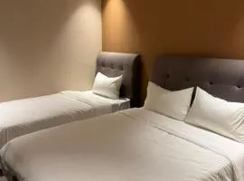 S Empire Hotel