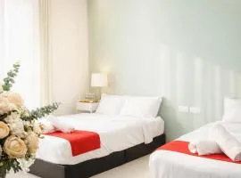 Night Queen Express Hotel KLIA T1 and KLIA T2