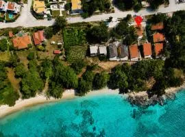 Helios Seafront Villa Rachoni - 3 bedrooms 7 guests
