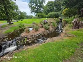 Lovely 2 Bedroom Modern Ground Floor Flat
