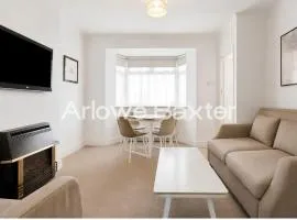 Stylish 3-Bedroom Garden Home, AC, Contractors and Families