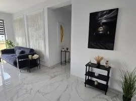Marcus Residence5