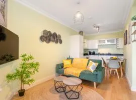Bright Shoreditch 1 Bedroom Apartment Close to Brick Lane & Tube Sleeps 4