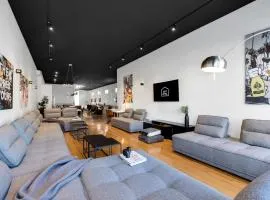LiV MTL Plaza Grand Luxe Penthouse Near Downtown Montreal
