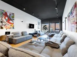 LiV MTL Plaza Grand Luxe Penthouse Near Downtown Montreal