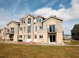 Beachfront 2BR Steps from Tramore Beach