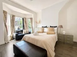 Beautiful & Comfortable Double Room - Parking and WIFI