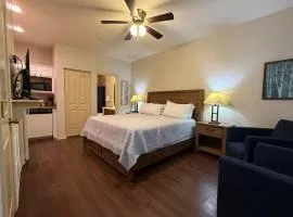Dreams2Reality | King Studio Close to the Strip - Elevator - RL91-B