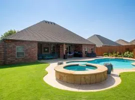 Gateway to Downtown OKC! Elegant Home