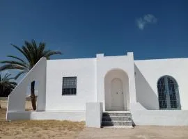 Dar zina, piscine privée plage à 10 min