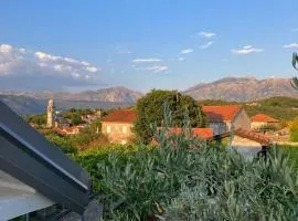 Luštica three-bedroom apartment
