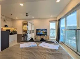 Modern Hill-View Studio • Work-Friendly • Pashan