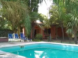 Casa rural con gran parque y piscina en zona privilegiada