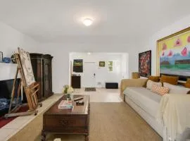 Suarez Art Stay Buena Vista Private Rooms, Free Parking