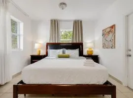 Suarez Art Stay Buena Vista, Sleeps 10, Free Parking