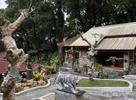 Lawang Pitu Untuk keluarga