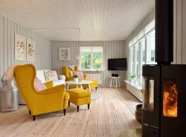 Wonderful cottage close to lakes