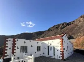 Casa Loli - Cozy Home in Tamaduste, 5 Min to Beach