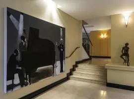 No5 Boutique Art Hotel by Mantis