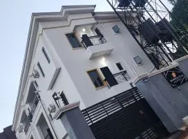 Barron Star Hotel and Apartment