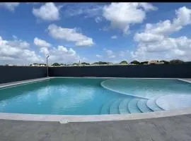 Beautiful 3 bedroom apartment with pool on Av