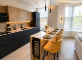 East Parade Collection, Opaz House Flat 3