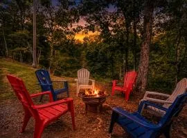 All Decked Up - wifi, view, river access, fire pit, 3 bedrooms, games, family friendly